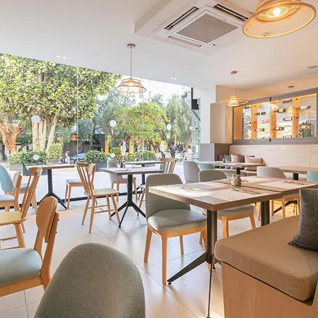 Occidental Banus 2&4 * ماربيا